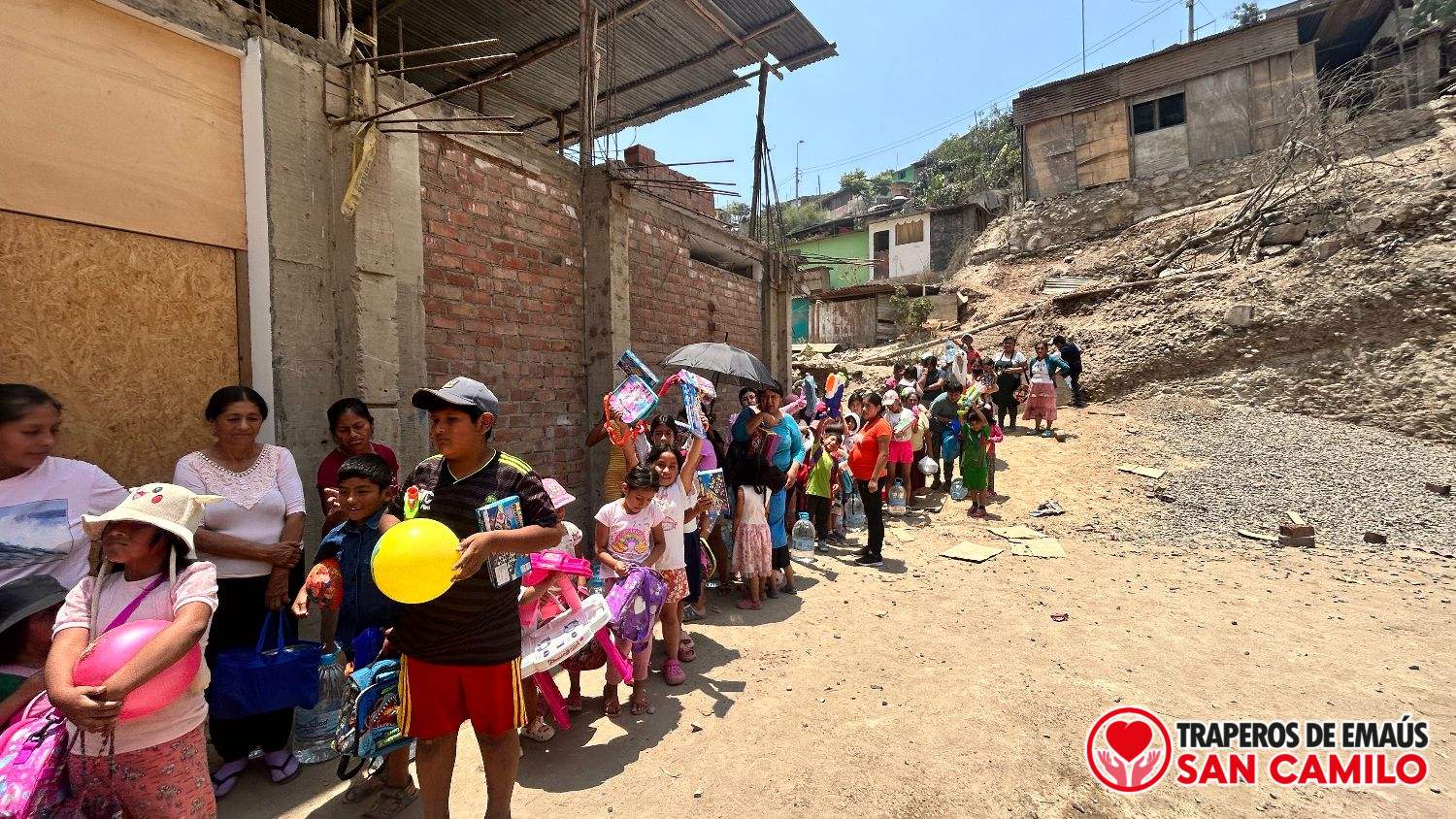 Traperos Perú: Moda Sostenible y Ayuda Social